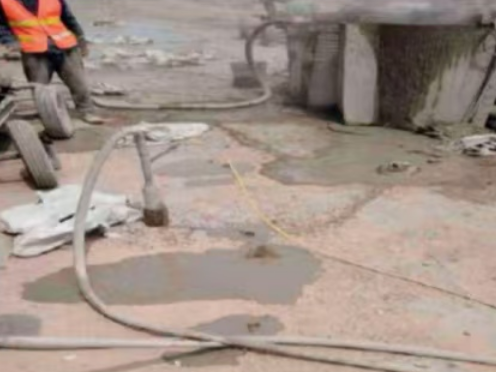 漯河水泥混凝土路面板底注浆技术 路面脱空注浆整治方案