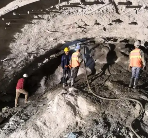 漯河拱顶带模注浆料的施工流程及注意事项